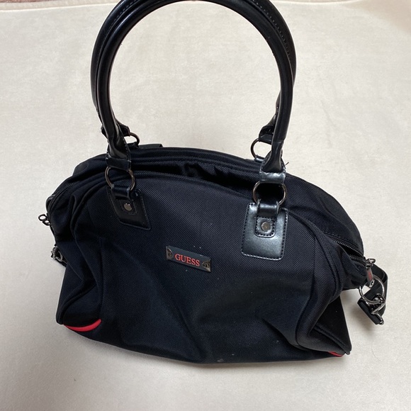 Travel in style! By GUESS - Picture 4 of 6